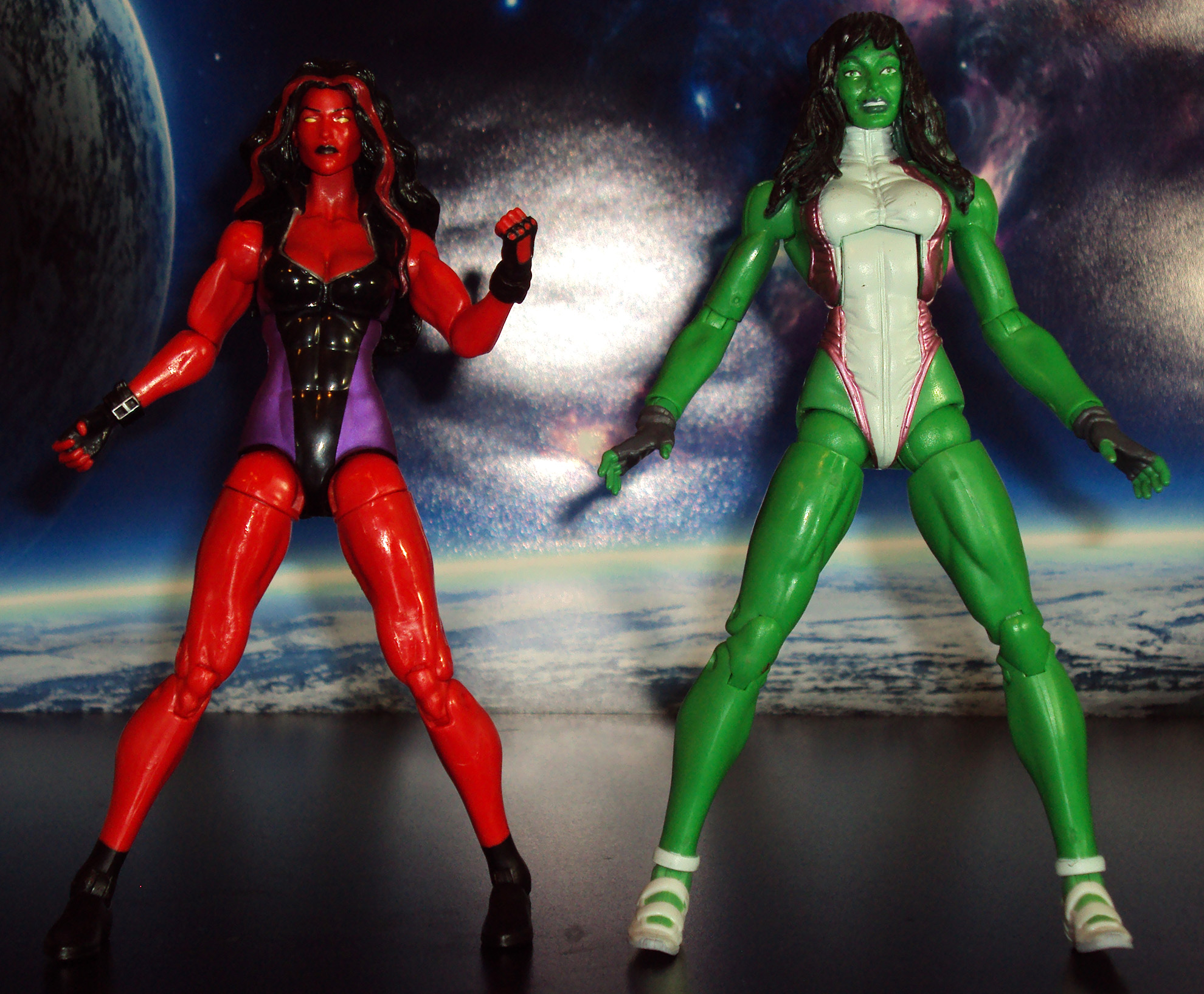 marvel-legends-red-she-hulk-06.jpg